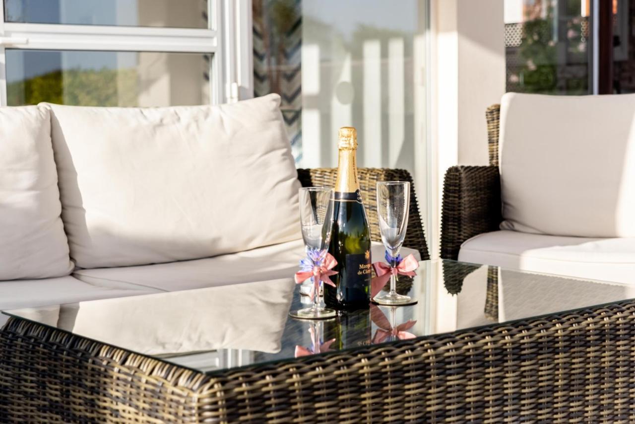 Villa Marina Sunrise By Ezoria Villas Kólpos tón Korallíon Eksteriør bilde