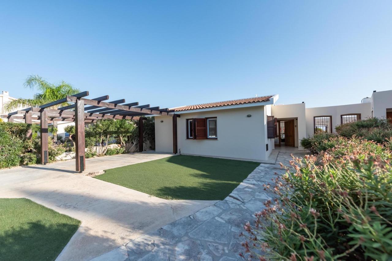 Villa Marina Sunrise By Ezoria Villas Kólpos tón Korallíon Eksteriør bilde