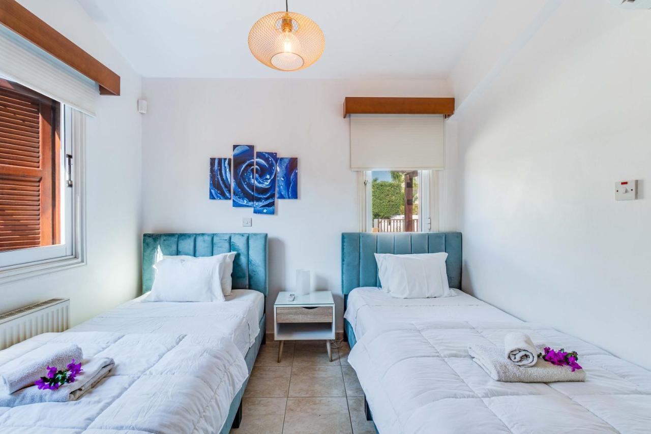 Villa Marina Sunrise By Ezoria Villas Kólpos tón Korallíon Eksteriør bilde